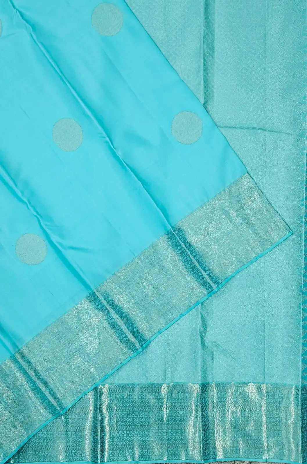 Silver Zari Woven Round Floral Motifs Rich Pallu Kanchipuram Silk Saree